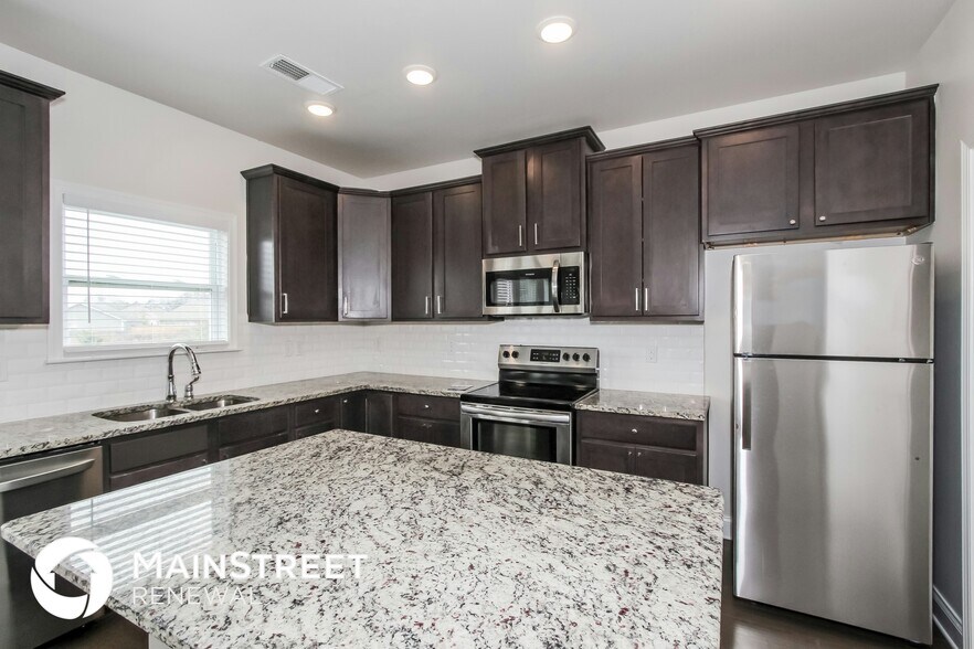 Building Photo - 253 Union Station Dr