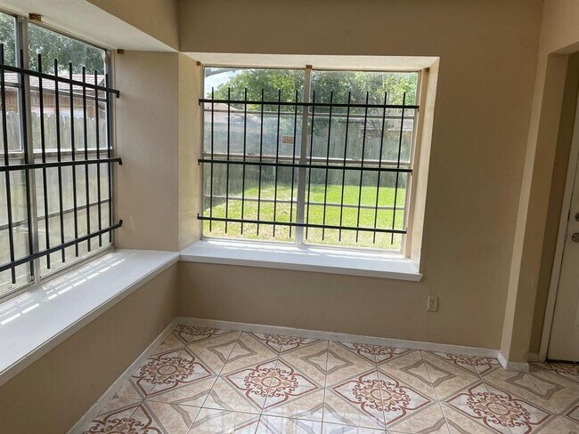 Building Photo - 5107 Ridgeton Dr