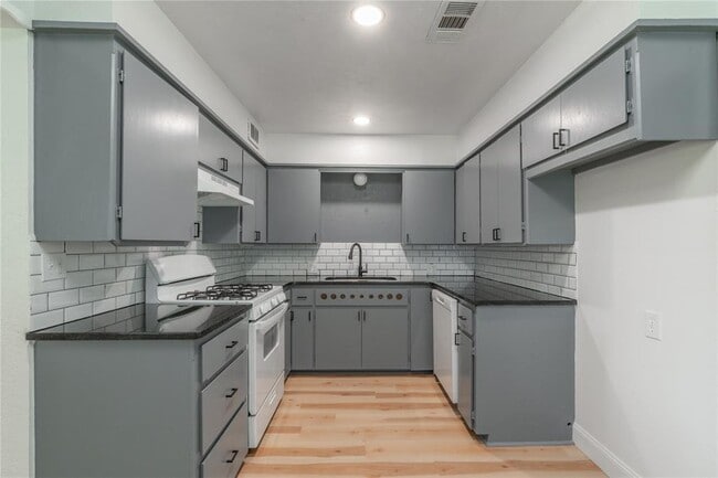 Building Photo - 508 Morrison Ave