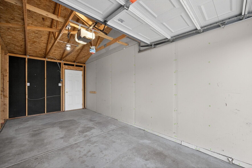 Building Photo - 4502 E 12th St