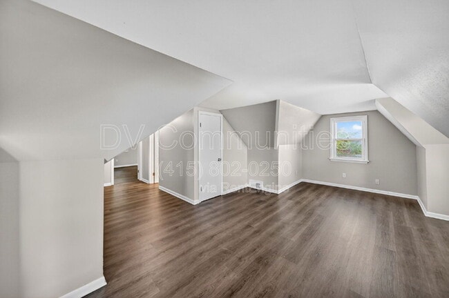 Building Photo - 126 Erie St