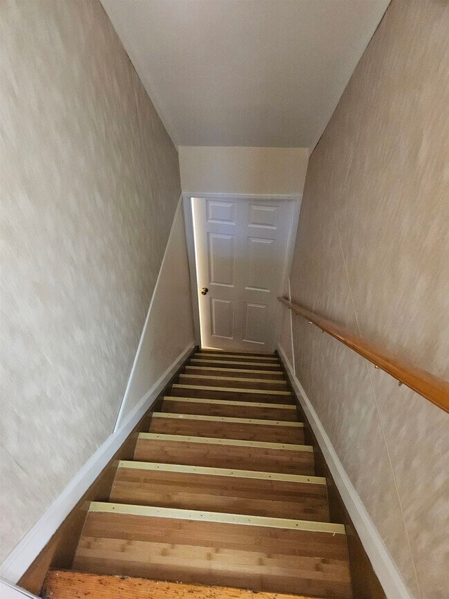 Building Photo - 122 Eckel Rd