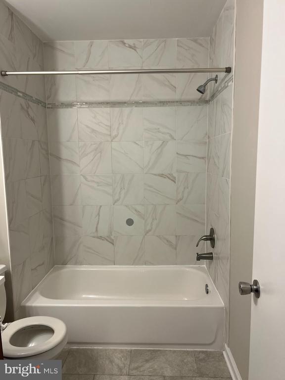 Building Photo - 38 White Pine Cir