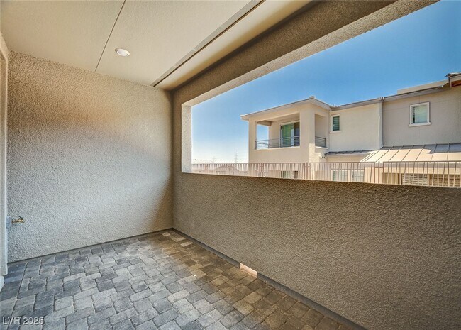 Building Photo - 2544 Vandra St
