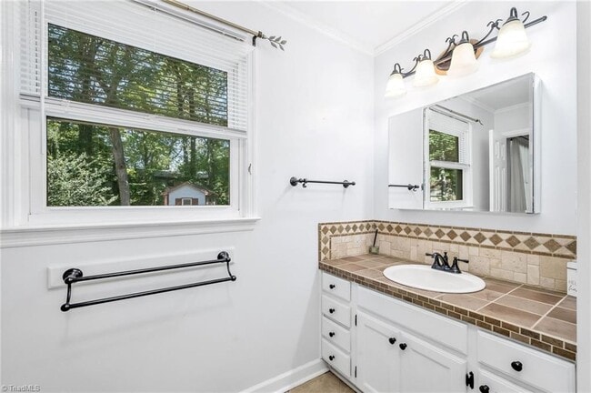 Building Photo - 182 Woodburn Pl