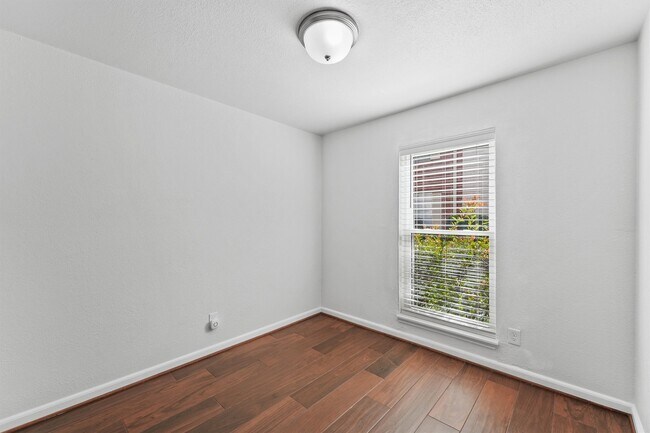 Building Photo - 11515 Burdine St