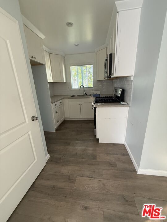 Building Photo - 7512 Jamieson Ave