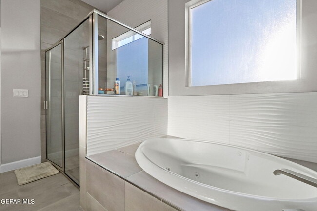 Building Photo - 12300 Desert Heights Ct