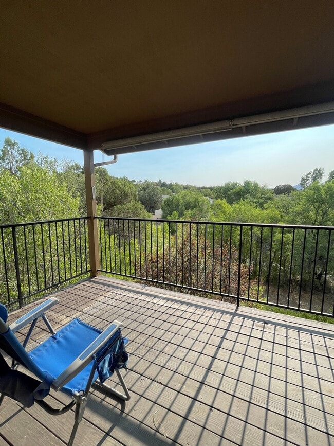 Building Photo - 1001 E Goodwin St