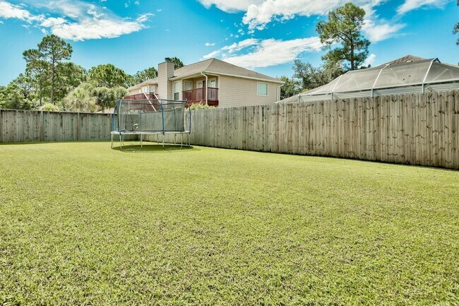 Building Photo - Spacious 4-Bedroom Home for Long-Term Leas...