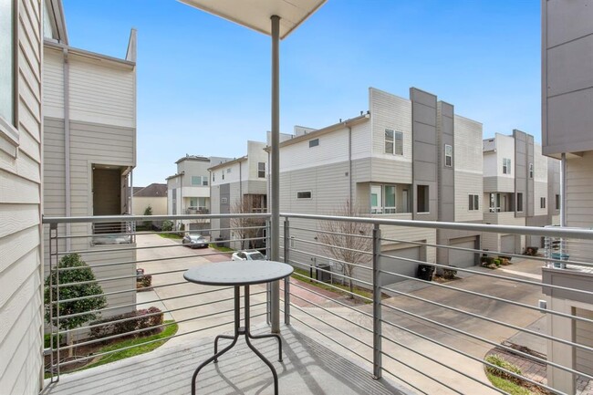 Building Photo - 348 Eado Park Cir