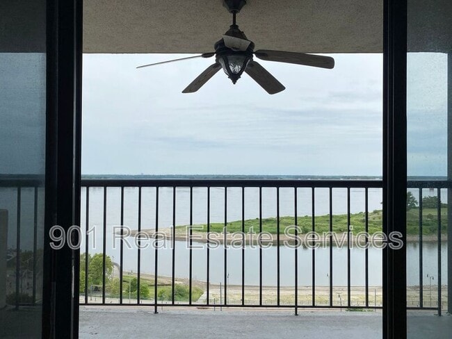 Building Photo - 200 Wagner St