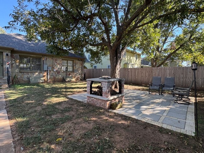 Building Photo - 506 NW Fort Sill Blvd