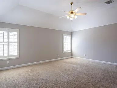 Building Photo - Beautiful 4 bedroom 3 bath home in a quiet...