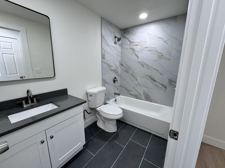 Building Photo - 14541 S Juniper Shade Dr
