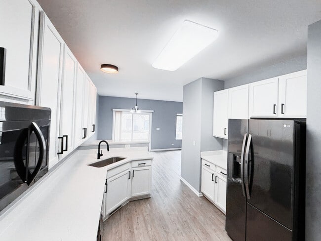 Building Photo - 3736 Munson St