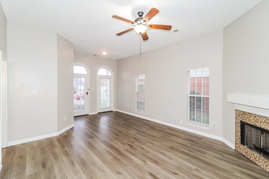 Building Photo - 761 Grant Dr