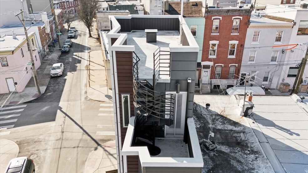 Building Photo - 2521 E Dauphin St