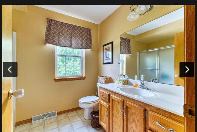 Building Photo - 1300 E Buckwood Dr