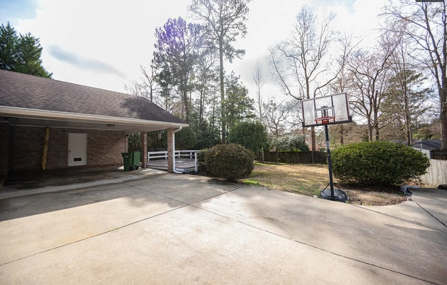 Building Photo - 3322 Shirehill Ln