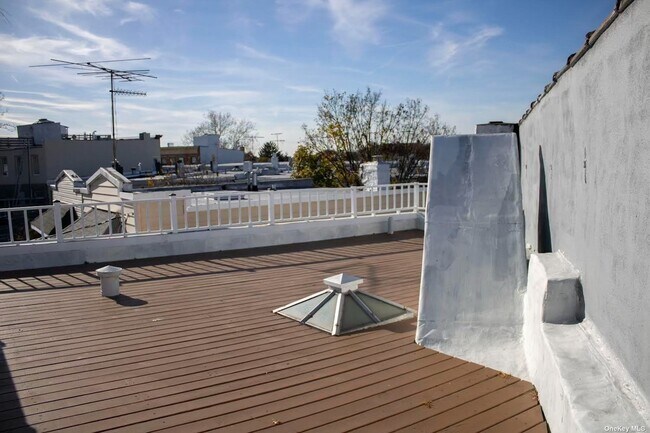 Building Photo - 61-29 Cooper Ave