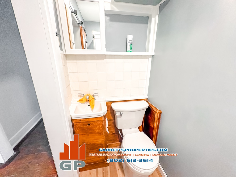 Building Photo - 162 Park St