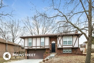 Building Photo - 2308 S 17th Terrace