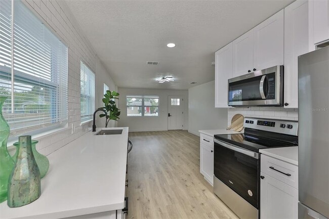 Building Photo - 875 53rd Terrace N