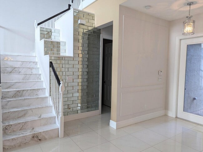 Building Photo - 16645 Germaine Dr