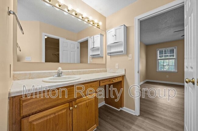 Building Photo - 101 Fairwoods Ct