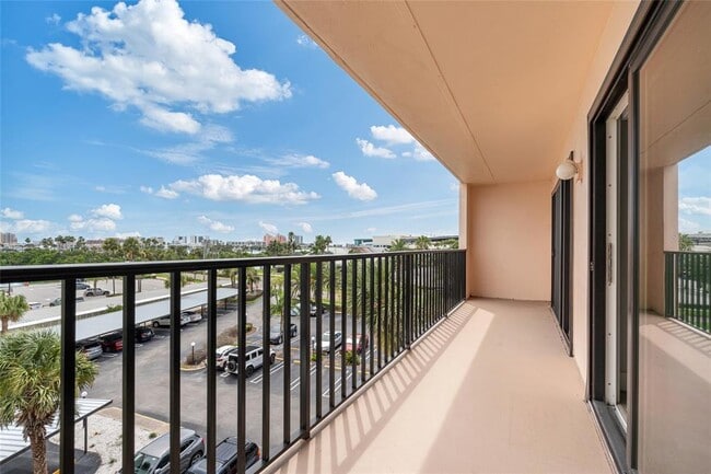 Building Photo - 51 Island Way