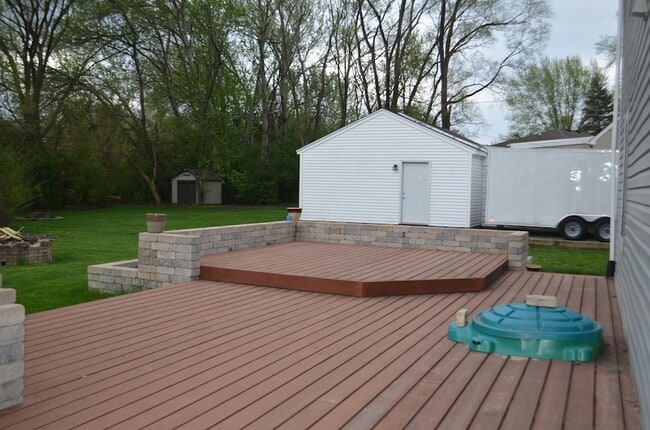 Building Photo - 1N037 Ethel St