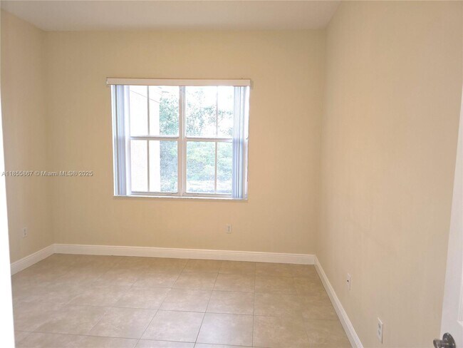 Building Photo - 4706 SW 160th Ave
