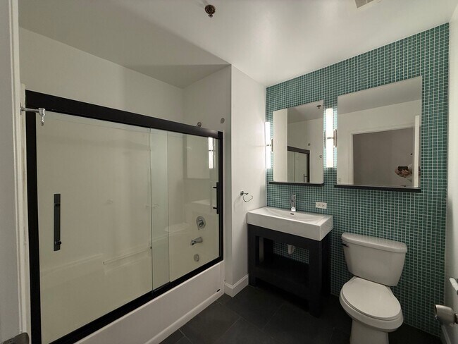 Building Photo - Bonnie Jean Flats