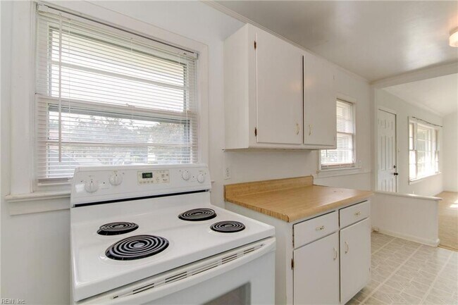 Building Photo - 1316 Gabriel Dr