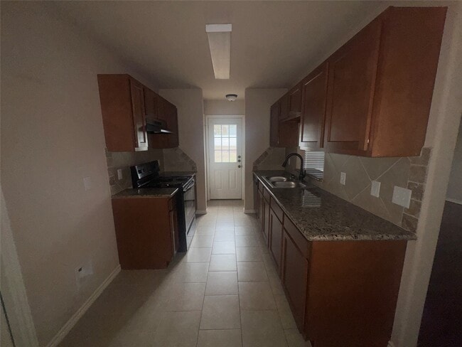 Building Photo - 10604 Royal Adrian Dr