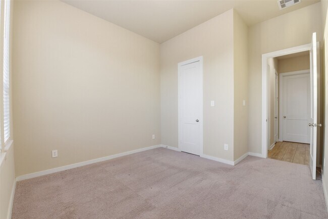 Building Photo - 9515 Willard Dr