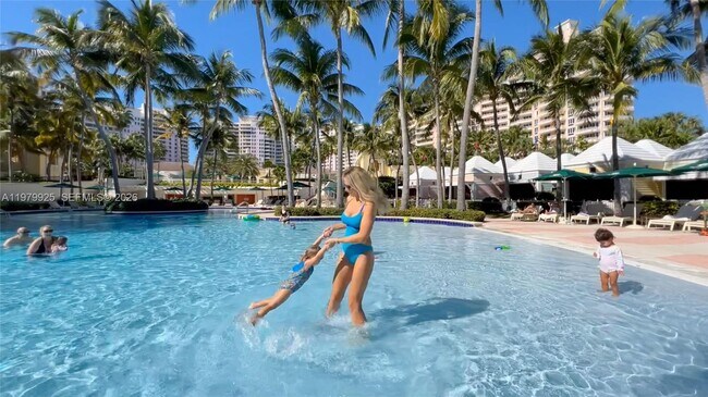 Building Photo - 781 Crandon Blvd