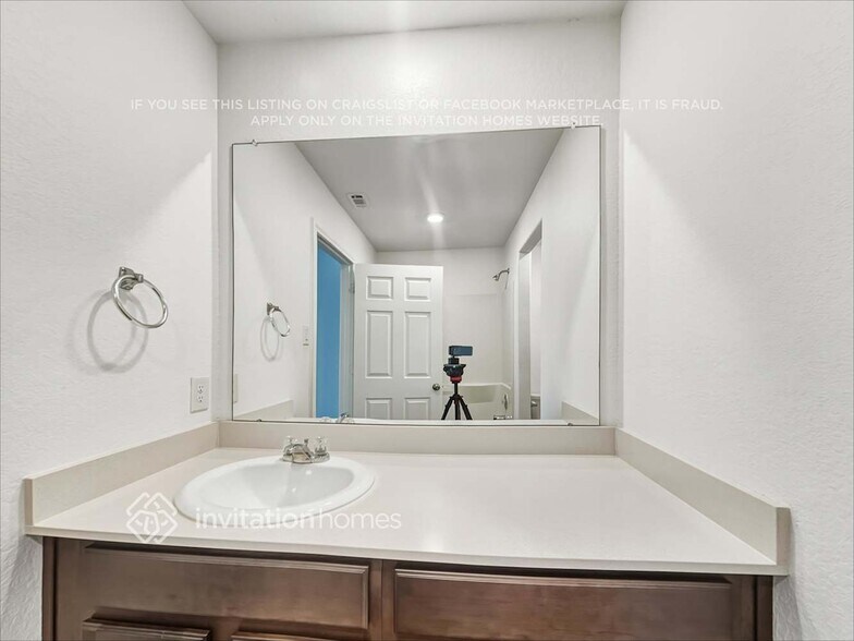 Building Photo - 22327 San Damiano St