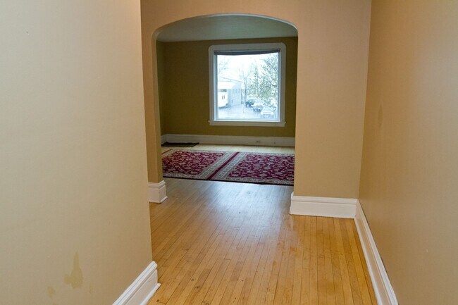 Building Photo - JUNE 2026 - Duluth MN 4 Bedroom - 2 Bath -...