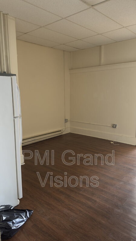 Building Photo - 601 1/2 Monroe