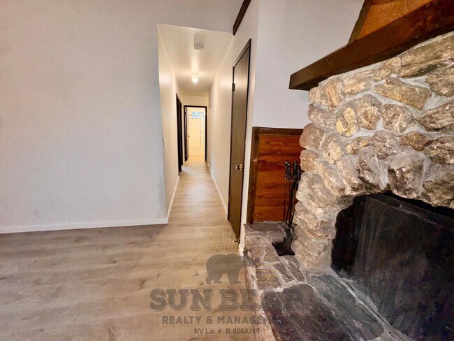 Building Photo - 1033 Tomahawk Trail