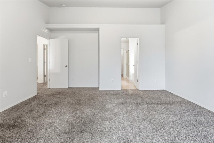 Building Photo - 12811 NE 49TH WAY