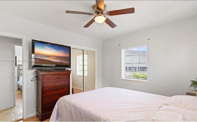 Building Photo - 18830 NW 7th Ave