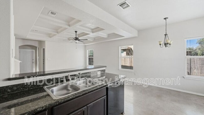 Building Photo - 1121 Brown Rock Dr