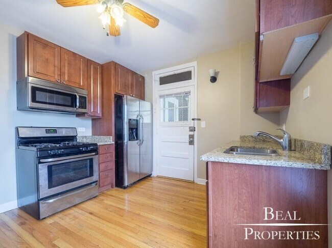 Building Photo - 0 bedroom in CHICAGO IL 60625