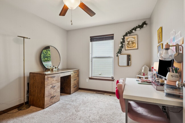 Building Photo - 868 McCollister Ct
