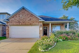 Building Photo - 26439 Richwood Oaks Dr