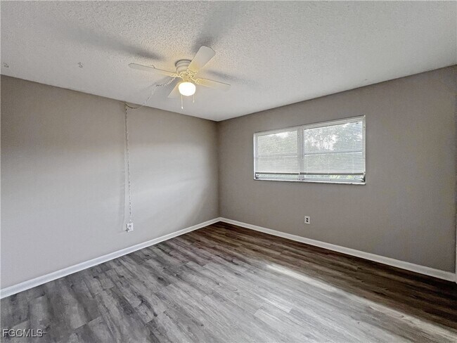 Building Photo - 6635 Warwick Cir