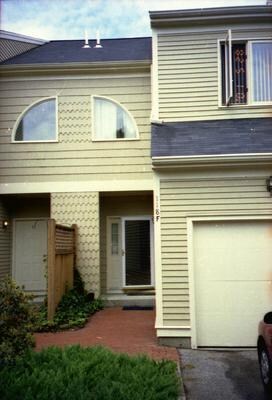 Building Photo - 118 Broadmeadow St